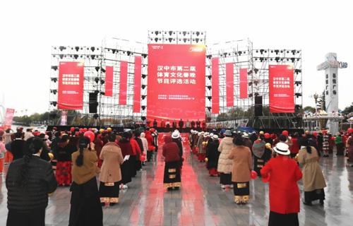 内蒙古迎来国际雪联单板滑雪平行大回转世界杯首站比赛